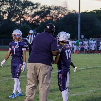 IS coordinator at south 🟡🟣 educator oline & Run Game Coordinator @ stranahan 🐉 Head JV football Coach Head JV girls Flag 🟣🟡 Faith Family Football
