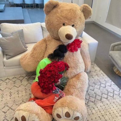 VAfolabi40487's profile picture. creative writer,Content creator.