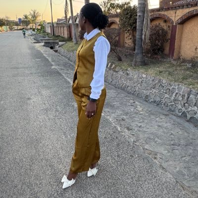 I love RangeRover ✨Corporate Girly ✨German Speaker✨Ashumba🦁 i dont respond to Dms ❤️