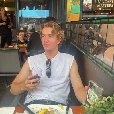 KdOfficialEdits's profile picture. 👉 Video Editor | DM's open  | @Kwebbelkop @NicoIsCold @zhc_yt @OMGitsAliA