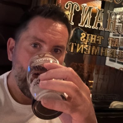 vonsmittle's profile picture. Web designer/developer, Liverpool FC fan, a meme a day keeps the doctor away