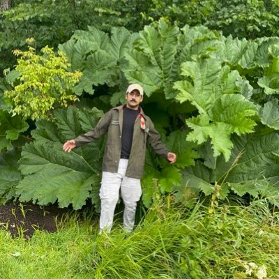 ALjeeran_othman's profile picture. " مشيناها خُطى كُتِبَت علَينا،،،ومَن كُتِبَت علَيهِ خُطىً مشاها وَمَنْ كَانَتْ مَنِيَّتُهُ بِأَرْضٍ،،، فَلَيْسَ يَمُوتُ فِي أَرْضٍ سِوَاهَا" مزارع ومهندس مدني🌿