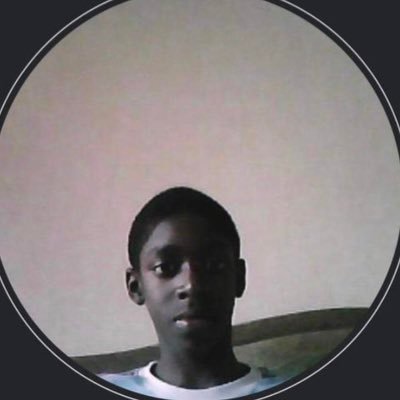 Cherche fille aux beau pieds si possible