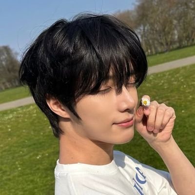 ୭ 🧷 ✧ ˚. 𝓽𝓸𝓶𝓸𝓻𝓻𝓸𝔀 𝔁 𝓽𝓸𝓰𝓮𝓽𝓱𝓮𝓻 𝓮𝓷𝓽𝓱𝓾.
let me raise a toast 🍥 to the boy i love most ₍ᐢ..ᐢ₎💭 in the whoole world » 🩰 woops!! ʚ beomie ɞ