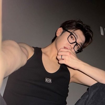 ⋆.ೃ𐦍*kim taerae・⋆𐦍.ೃ࿔* THE kim seungmin and THE christopher bang chan know i exist __( . ᴗ .)_ enfp