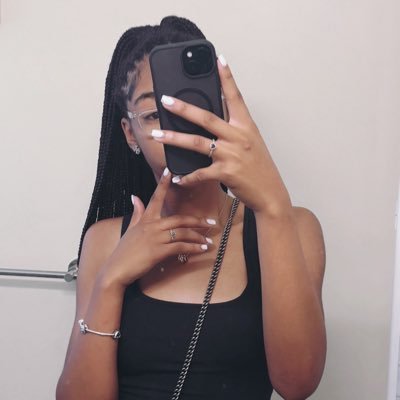 manixhndrxx's profile picture. i never cared.