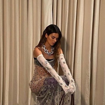 ✩ if the stars were edible and our hearts were never full — @funnyreplie 🤍