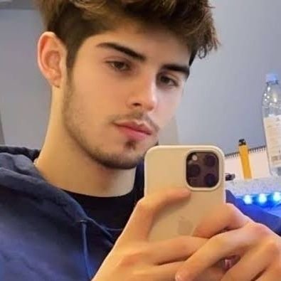 malakahmed42169's profile picture. 