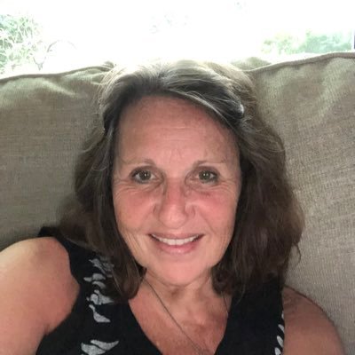 susananne08's profile picture. 