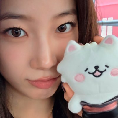 zuhamylover's profile picture. 딸기 아이스크림 좋아해 🍓