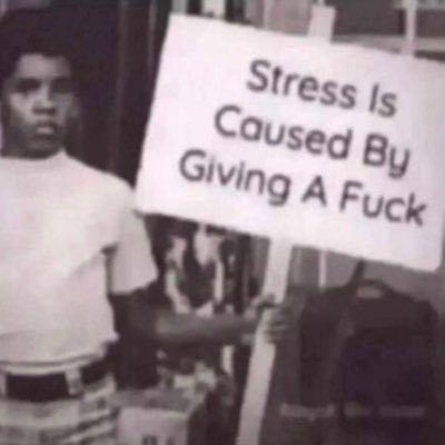 retjiela's profile picture. 🦉 You just sinned man you judged me😑