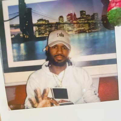 _Rayneil's profile picture. Burn it down and start over. 💜🤍🖤