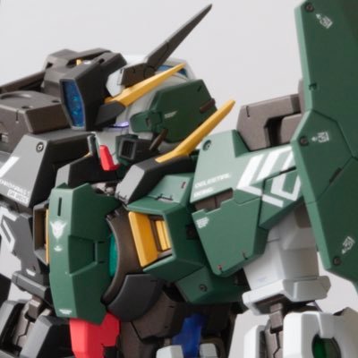 メインはガンプラです。目的に辿り着くためのアプローチとして徹底改修/スクラッチ/ミキシングなど幅広くやってます。