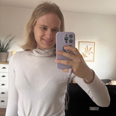 | she/her ♀ | Lvl. 29 | vegan | transfem | hrt since 05.09.2023 | polyam lesbian | train lover | @Merletrains ❤️ | priv. @darkmary_