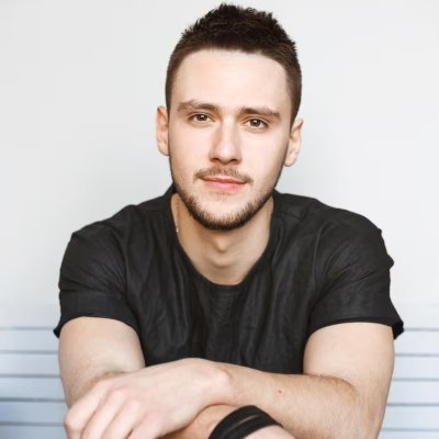 washm510's profile picture. REFLECTED