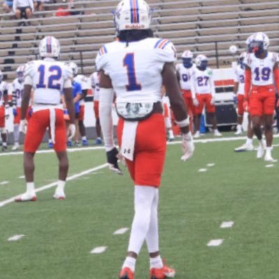 Cornerback @ Hutchinson CC 6’3 187lbs AA in hand🎓 3.3gpa
