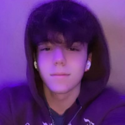 21 nsfw || Uk 🇬🇧 || pretty boy next door|| dogboy bf :3 dm me !|| +18 only|| gamer, vers and perma horny