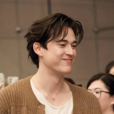 @parii_py second acc, for JG fancon trending🐧🐻🎸
please fb!❤️💜