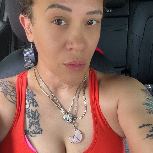 Tanyasalot's profile picture. 