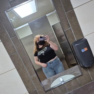 Cedar_trees's profile picture. constantly thinking. queer™️.
men aint shit. 21+