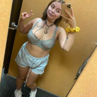 LindaRose174963's profile picture. 