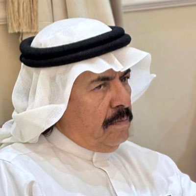 لي بقايا ذكريات أُلملمها كمن يحاول السيطرة على اسراب فراش تهافتت على الازهار اما خريف العمرفقد مرّ بي وانا واقف كتمثال اظهرت عوامل التعرية عجزها عن تغييرملامحه!