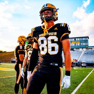 Montour high school 2028| •Football 🏈 •Baseball⚾️ |6,4 225lbs| TE,DE, EDGE | 3.3 gpa #86