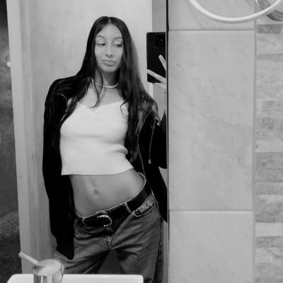 melpalacios__'s profile picture. 1891