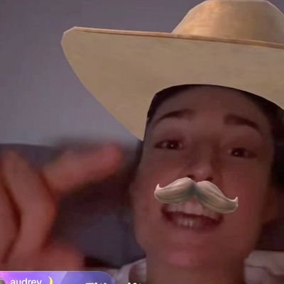 🩷💚🧹🫶🏾 she/her. 🎥 Cinephile. F1 fan (George Russell defender). Excessive tweets about The Pitt 🏥 and WNBA 🏀
Don't take my Letterboxd seriously..🤪