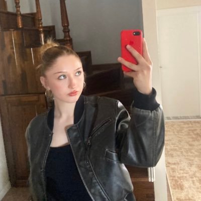 ezgiyarenn__'s profile picture. 