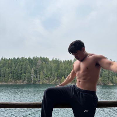 dnsnzr's profile picture. aut inveniam aut faciam 🇸🇻 | building @omi_app