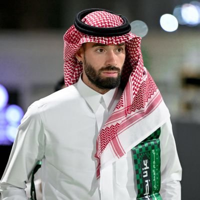 الشباب عشقي وذوقي وهو دم في عروقي حتى لو مافاز ببطولة يكفي انه فاز بخفوقي 🤍🖤🏁 @AlShababSaudiFC