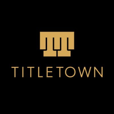 A community development just west of @LambeauField. Come play, stay, eat and relax – no matter the season! #Titletown