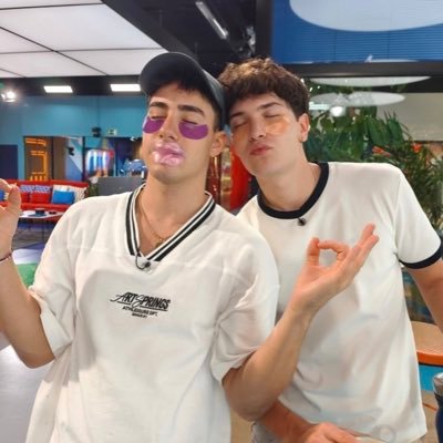 @andreahslt28 ❤️🩹 || ¿qué se supone que tengo que poner aquí?