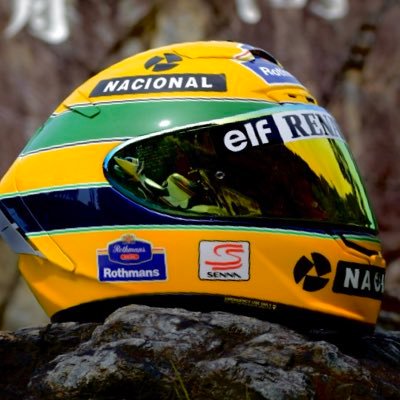 きれい、カッコイイと思うポストには気軽にイイネさせて下さい。 故アイルトン・セナのヘルメット被って走ってます。(A.セナは2輪ライダーではないですが‥😅)バイクは数台所有してます☺️主にCBR1000RRで走ってます😊🏍