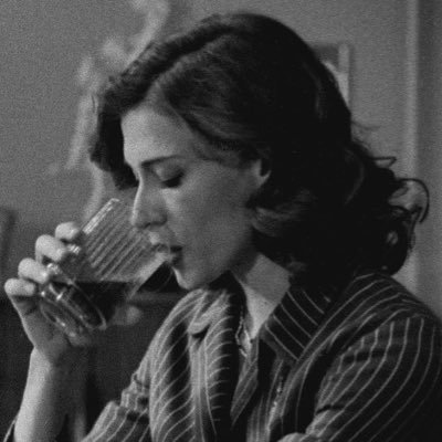 |23| she/her▪️dearest, there are no accidents...▪️ -PROTECT THE DOLLS- cinema addict, swiftie and crazy about two lesbians who live in the 50s