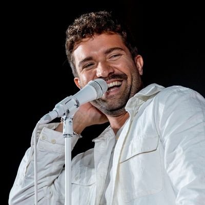 ³⁵ˑ Cantante & Compositor |「¿𝑫𝒐𝒏𝒅𝒆 𝒆𝒔𝒕𝒂 𝒆𝒍 𝒂𝒎𝒐𝒓 𝒅𝒆𝒍 𝒒𝒖𝒆 𝒕𝒂𝒏𝒕𝒐 𝒉𝒂𝒃𝒍𝒂𝒏? ❤️🩹」#FreeRol 🌈