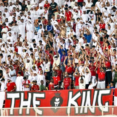 نادي الشارقة حبنا الكبير
نبض القلوب وصوت الجماهير
فرحتنا في فوزك تزين الدروب
وبخسارتك نزداد عزيمة وقلوب