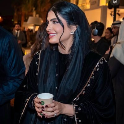 لا تغرق في ماضيك وهمومك هناك حياة تنتظرك وأشياء جميله يجب أن تُعاش ، وفرح كبير قادر على محو كل حُزن ومررت به📻🎻