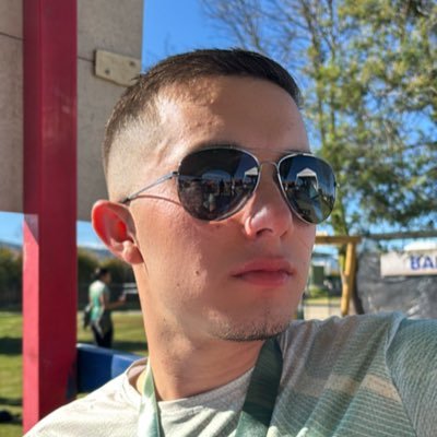 Esta mañana no quería levantarme de la cama, ¿Te unes al plan? ▫️ IG @nicolas_5952