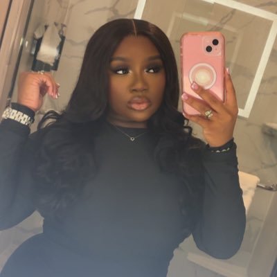 deiannidenise's profile picture. if they could they would , but they can’t so they ain’t #HER  IG : Deiannidenise