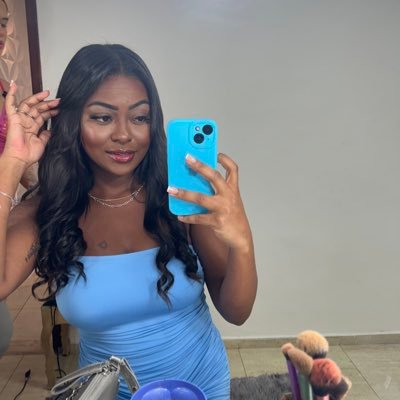 Insta: @poxathaiz_ // Negra / Umbandista / Filha de Oxum 🧡 / Enfe. Unicarioca 📚 4/10/ Isis 💎