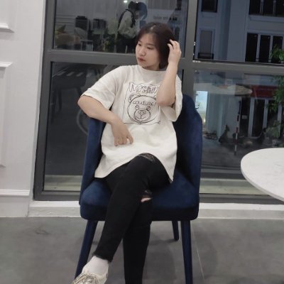 PhngAn431963's profile picture. Wisdom is freedom from the past