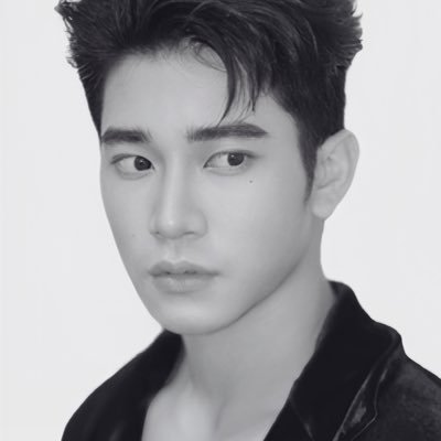 blessing you with some pic, gif and videos of my favorite actor #ยูโรยศวรรธน์ #euroyotsawat