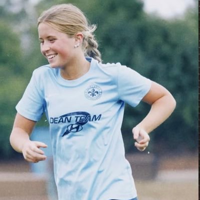 09 @SLSGSoccerClub #19// @NerinxHall ‘28// Center back and Midfield// Nerinx Hall Varsity// St. Louis, MO// GPA 4.0