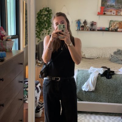 sweeetandLO's profile picture. i’m probably fine, but i also might be dead