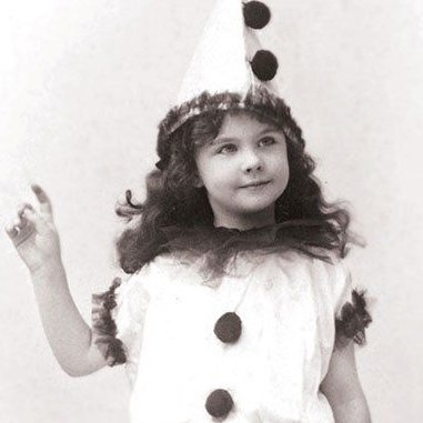 https://t.co/eDeLI7EHmA
No one ever told me I was pretty when I was a little girl. All little girls should be told they're pretty, even if they aren't.-Marilyn