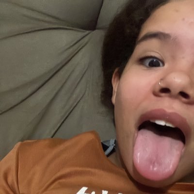 Karinasilveri's profile picture. silverio