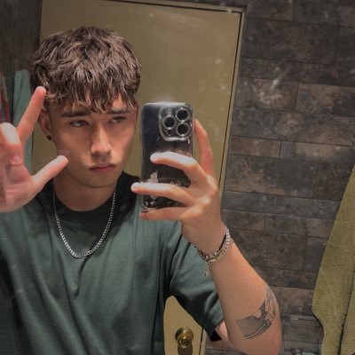 Vichodry's profile picture. 