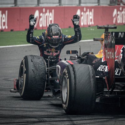 CARVIS1ON's profile picture. 𝖋𝖔𝖚𝖗 𝖜𝖍𝖊𝖊𝖑𝖘 𝖆𝖓𝖉 𝖆 𝖕𝖎𝖑𝖊 𝖔𝖋 𝖒𝖊𝖙𝖆𝖑, 𝖈𝖚𝖗𝖘𝖊𝖉 𝖜𝖎𝖙𝖍 𝖕𝖑𝖊𝖆𝖘𝖚𝖗𝖊.